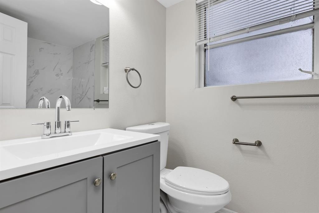 For Rent: $1,390 (2 beds, 1 baths, 816 Square Feet)