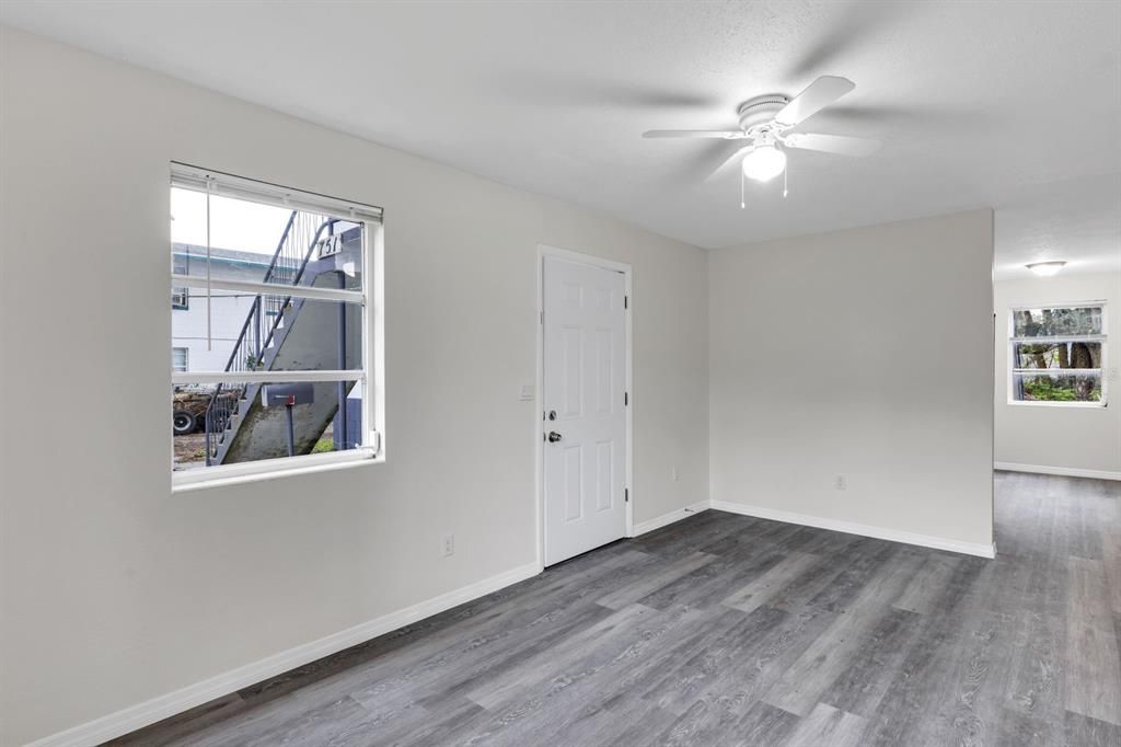 For Rent: $1,390 (2 beds, 1 baths, 816 Square Feet)