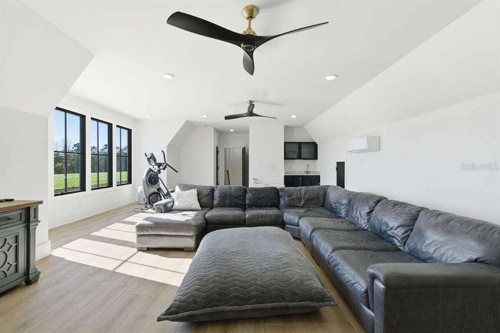 For Sale: $1,548,995 (4 beds, 3 baths, 3886 Square Feet)