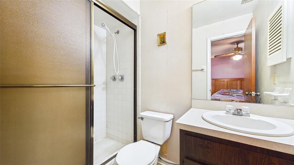 Activo con contrato: $295,000 (3 camas, 2 baños, 1182 Pies cuadrados)