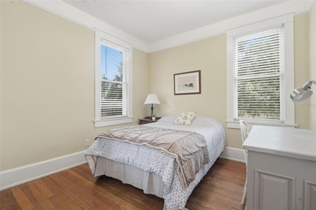 Active With Contract: $339,500 (5 beds, 3 baths, 2164 Square Feet)
