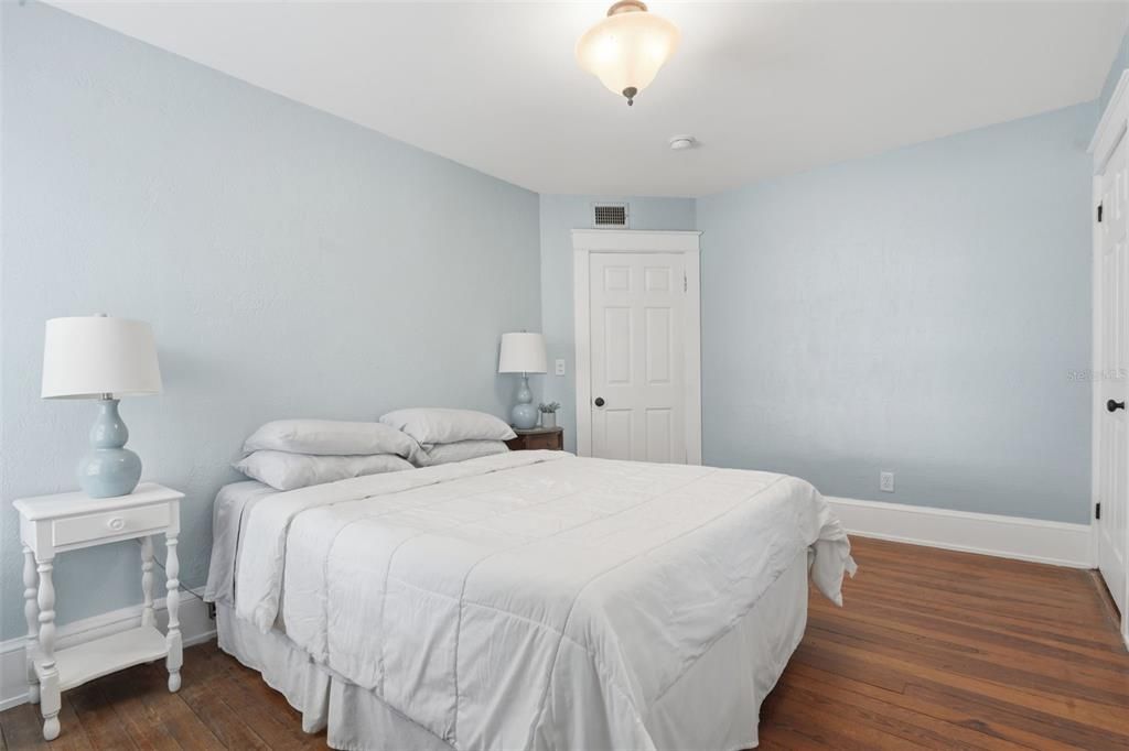 Active With Contract: $339,500 (5 beds, 3 baths, 2164 Square Feet)