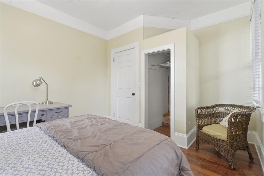 Active With Contract: $339,500 (5 beds, 3 baths, 2164 Square Feet)