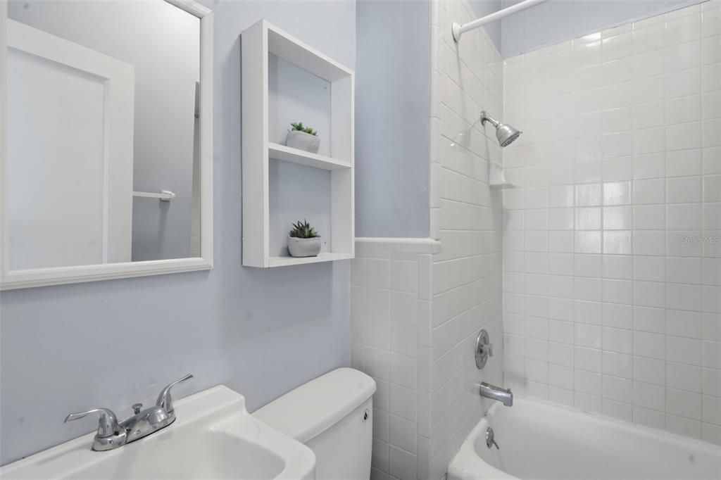 Active With Contract: $339,500 (5 beds, 3 baths, 2164 Square Feet)