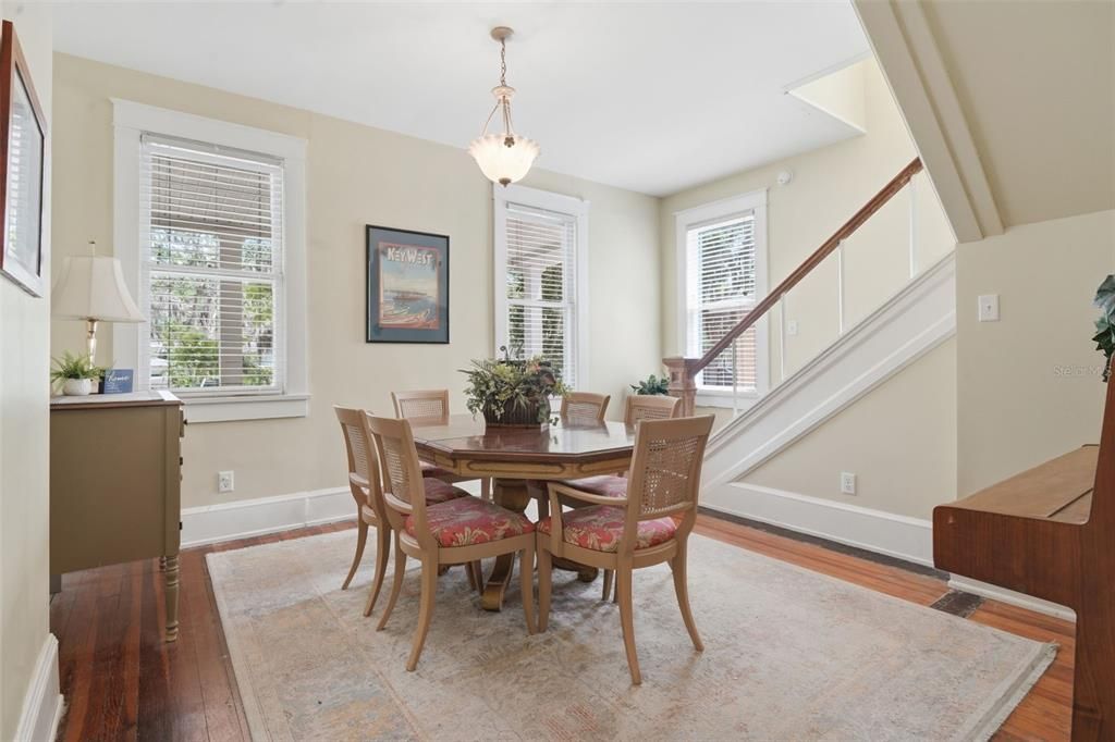 Active With Contract: $339,500 (5 beds, 3 baths, 2164 Square Feet)