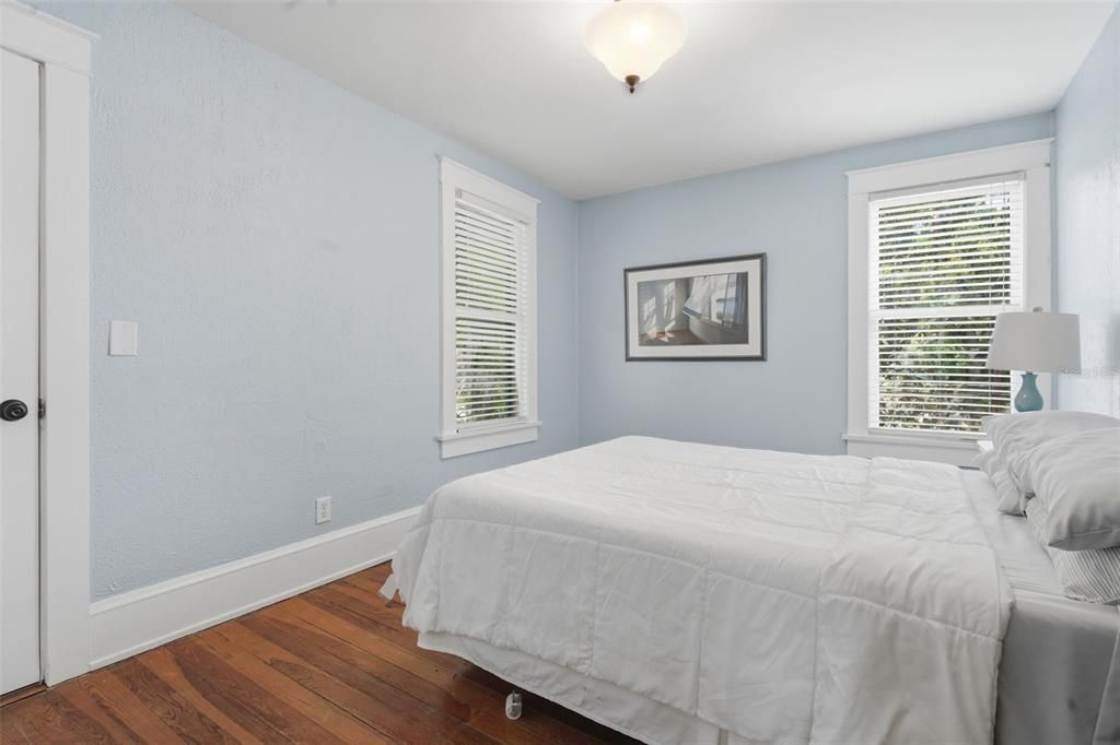 Active With Contract: $339,500 (5 beds, 3 baths, 2164 Square Feet)