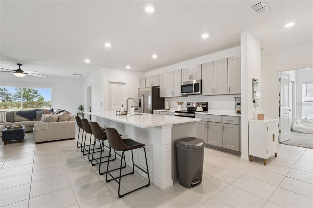 For Rent: $2,645 (4 beds, 3 baths, 2106 Square Feet)