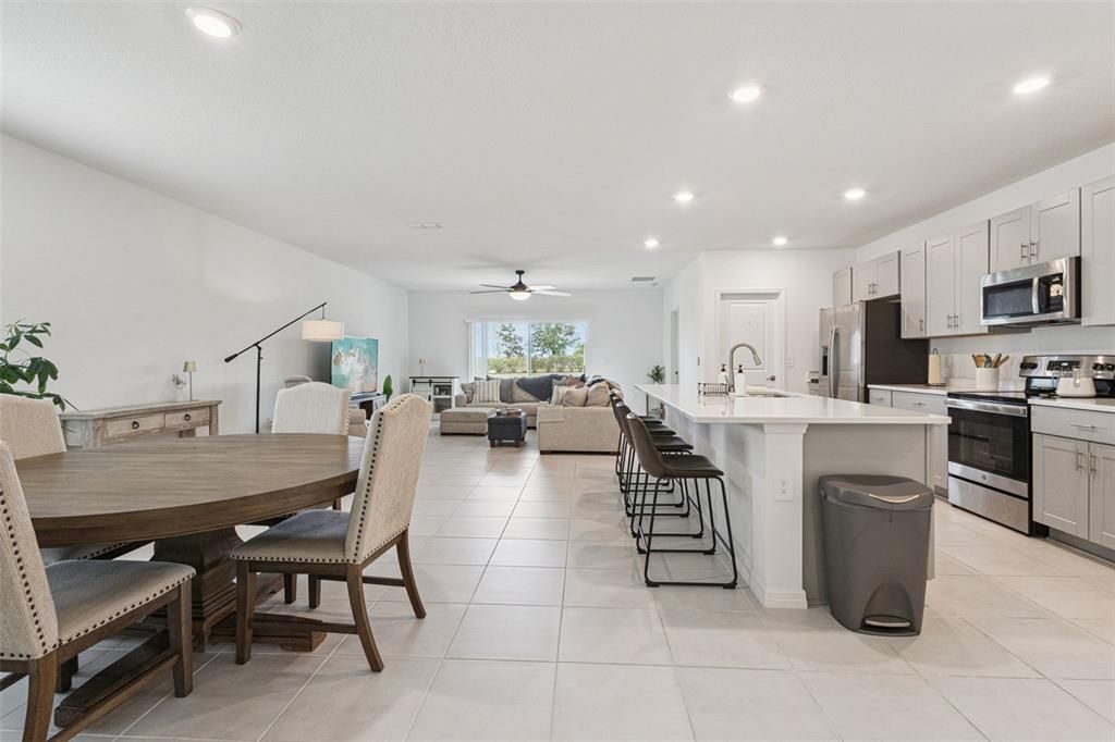 For Rent: $2,645 (4 beds, 3 baths, 2106 Square Feet)