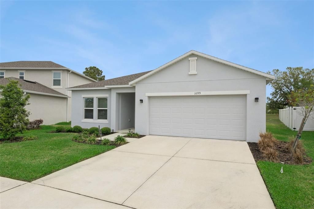For Rent: $2,645 (4 beds, 3 baths, 2106 Square Feet)