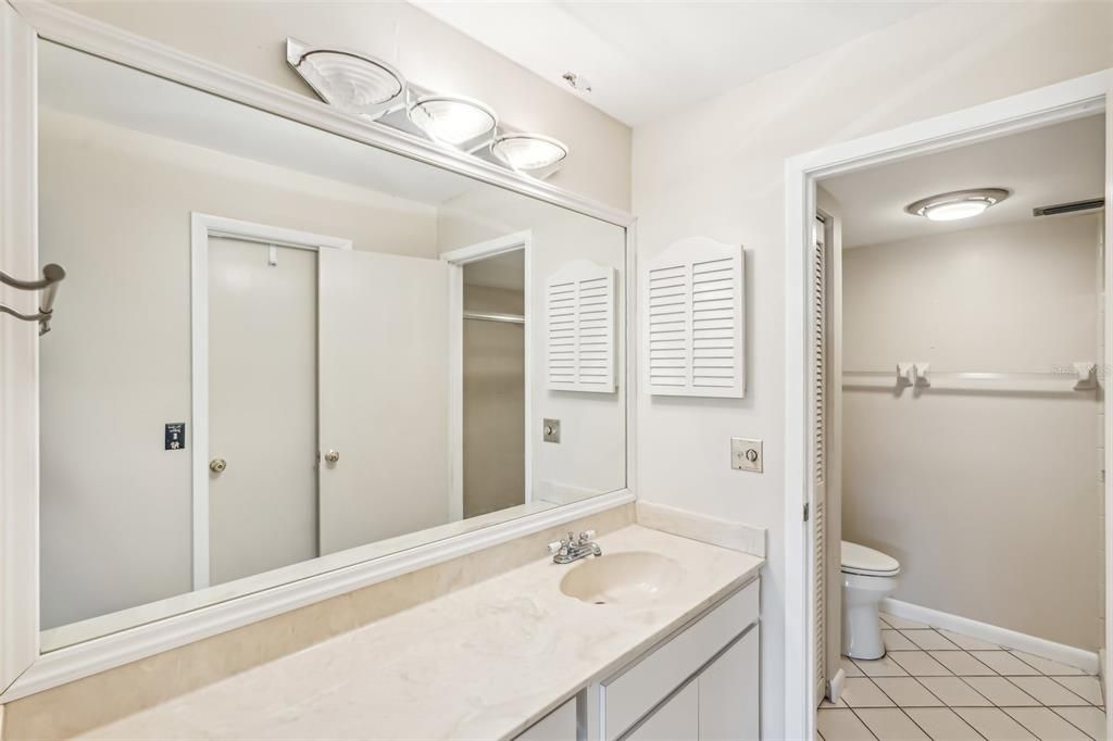 Activo con contrato: $240,000 (2 camas, 2 baños, 1352 Pies cuadrados)