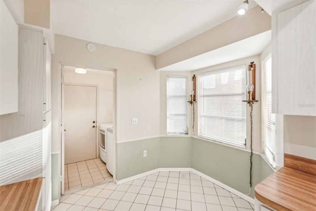 Activo con contrato: $240,000 (2 camas, 2 baños, 1352 Pies cuadrados)