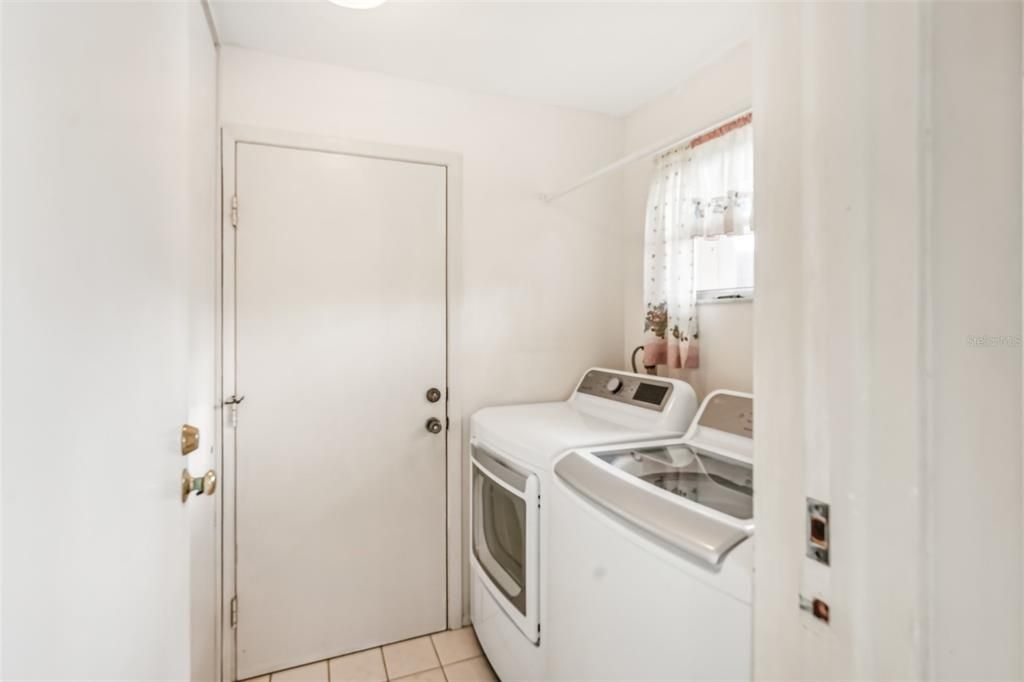 Activo con contrato: $240,000 (2 camas, 2 baños, 1352 Pies cuadrados)