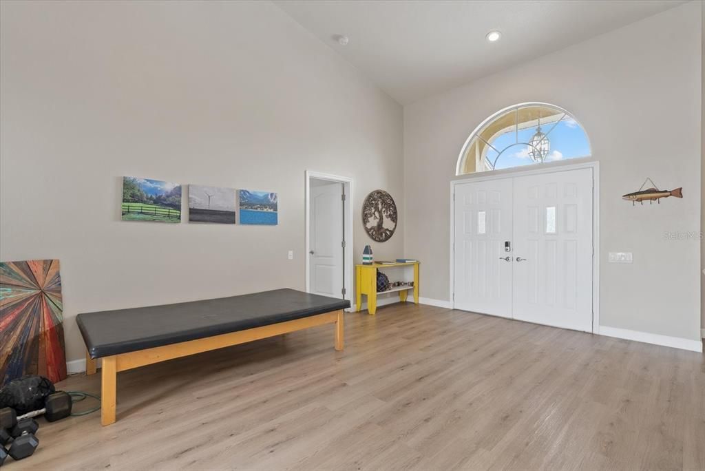 Active With Contract: $499,999 (3 beds, 2 baths, 2432 Square Feet)
