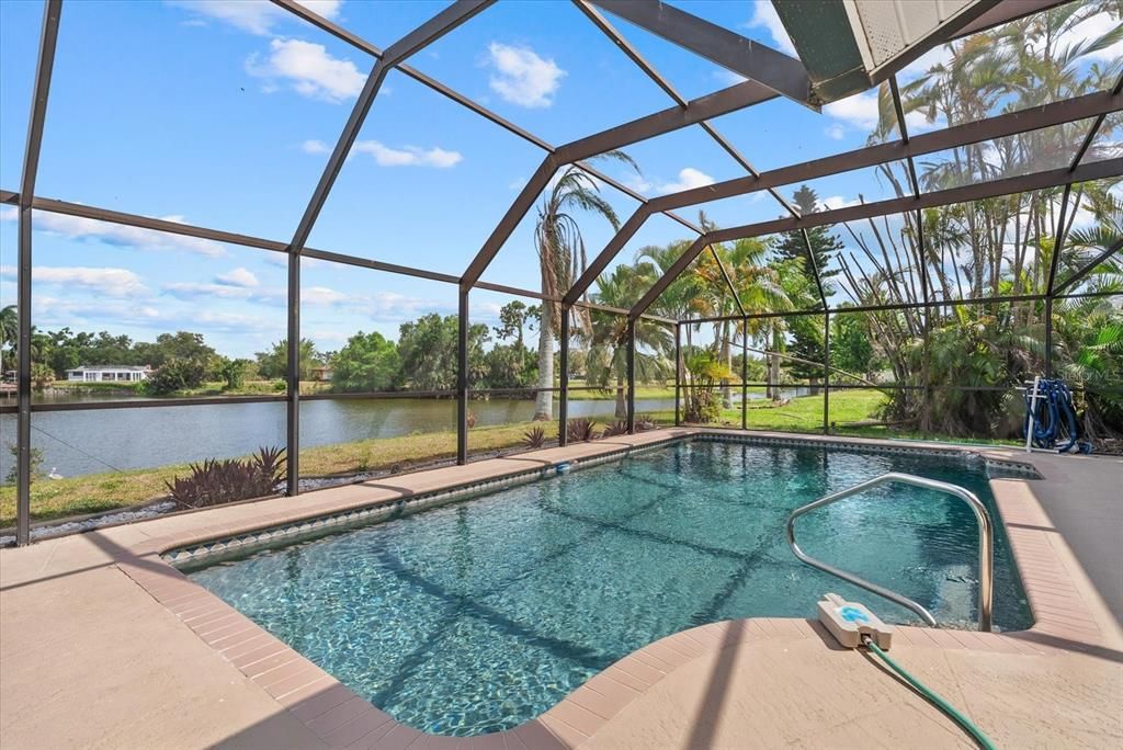 Active With Contract: $499,999 (3 beds, 2 baths, 2432 Square Feet)