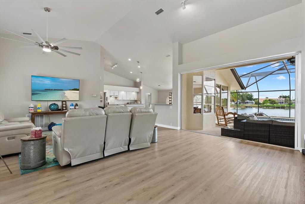 Active With Contract: $499,999 (3 beds, 2 baths, 2432 Square Feet)