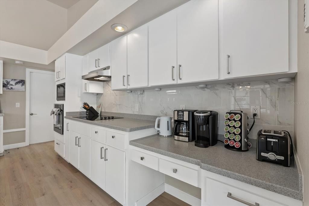 Active With Contract: $499,999 (3 beds, 2 baths, 2432 Square Feet)