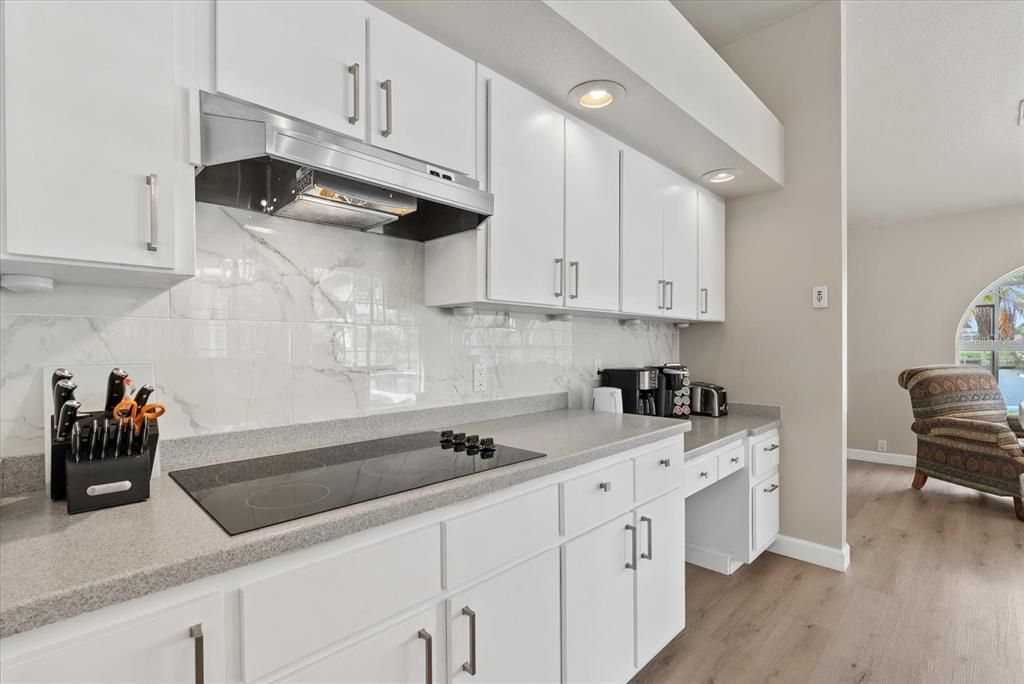 Active With Contract: $499,999 (3 beds, 2 baths, 2432 Square Feet)