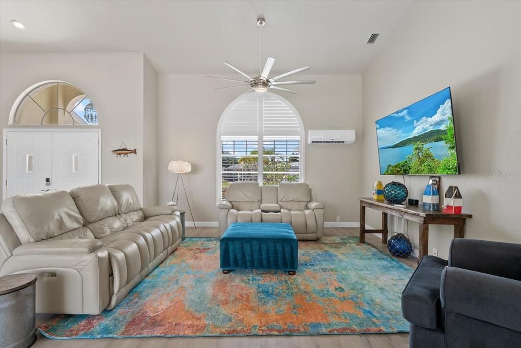 Active With Contract: $499,999 (3 beds, 2 baths, 2432 Square Feet)