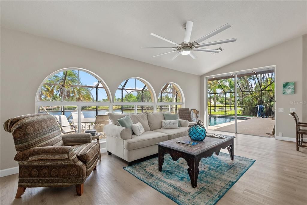 Active With Contract: $499,999 (3 beds, 2 baths, 2432 Square Feet)