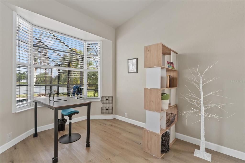Active With Contract: $499,999 (3 beds, 2 baths, 2432 Square Feet)
