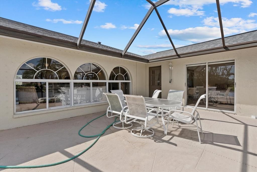 Active With Contract: $499,999 (3 beds, 2 baths, 2432 Square Feet)