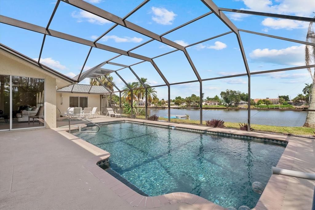 Active With Contract: $499,999 (3 beds, 2 baths, 2432 Square Feet)