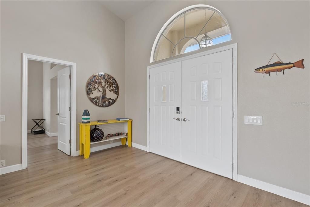 Active With Contract: $499,999 (3 beds, 2 baths, 2432 Square Feet)