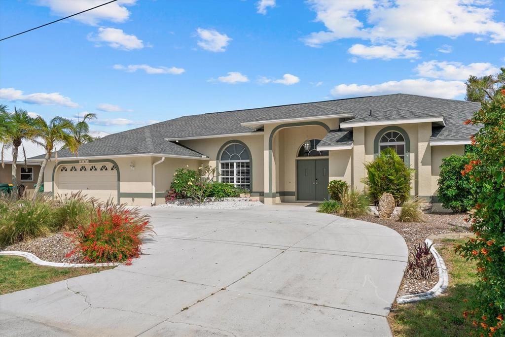 Active With Contract: $499,999 (3 beds, 2 baths, 2432 Square Feet)
