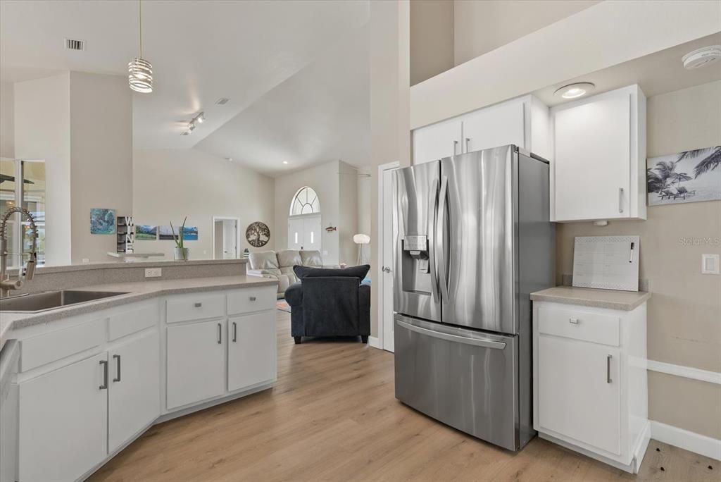 Active With Contract: $499,999 (3 beds, 2 baths, 2432 Square Feet)