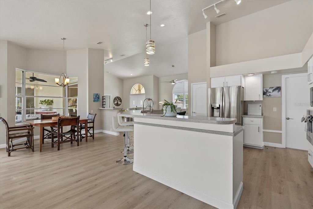 Active With Contract: $499,999 (3 beds, 2 baths, 2432 Square Feet)