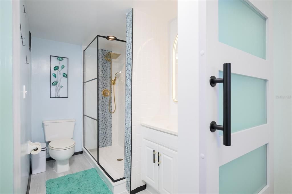 For Sale: $379,900 (2 beds, 2 baths, 1150 Square Feet)