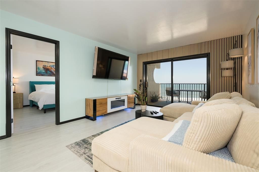 For Sale: $379,900 (2 beds, 2 baths, 1150 Square Feet)