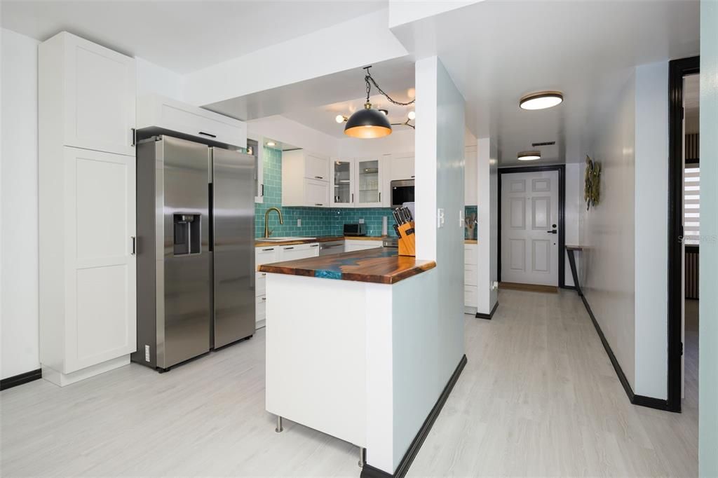 For Sale: $379,900 (2 beds, 2 baths, 1150 Square Feet)