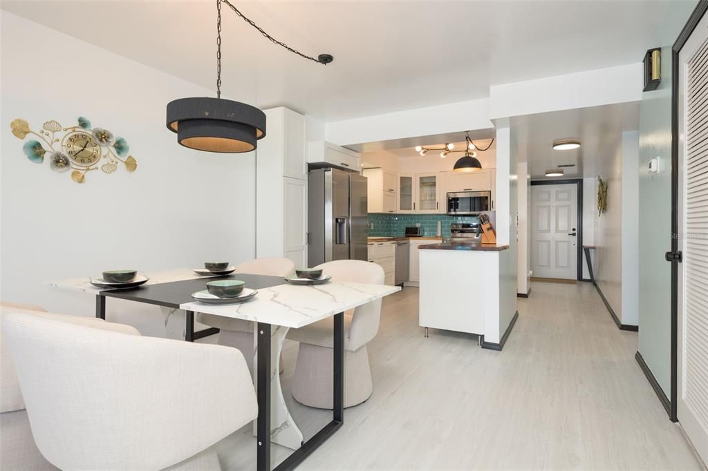 For Sale: $379,900 (2 beds, 2 baths, 1150 Square Feet)
