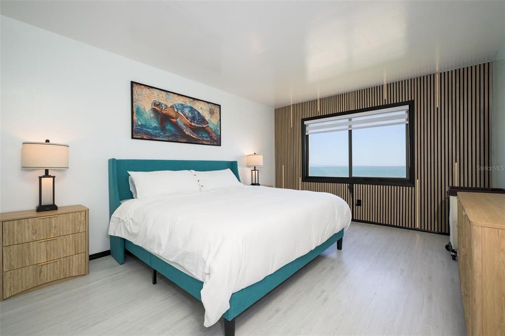 For Sale: $379,900 (2 beds, 2 baths, 1150 Square Feet)