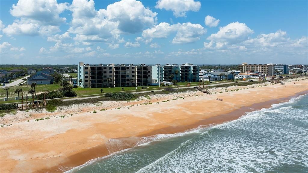For Sale: $379,900 (2 beds, 2 baths, 1150 Square Feet)