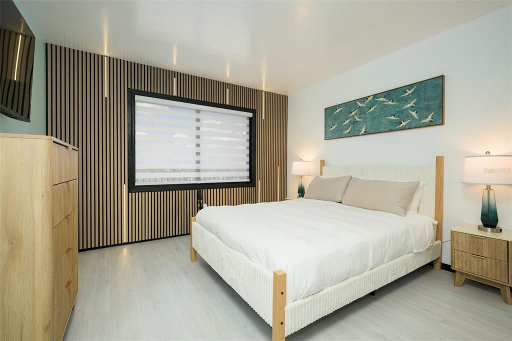 For Sale: $379,900 (2 beds, 2 baths, 1150 Square Feet)
