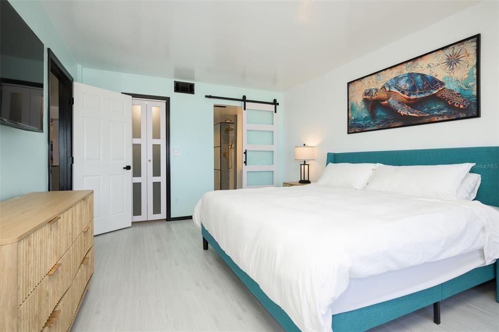 For Sale: $379,900 (2 beds, 2 baths, 1150 Square Feet)