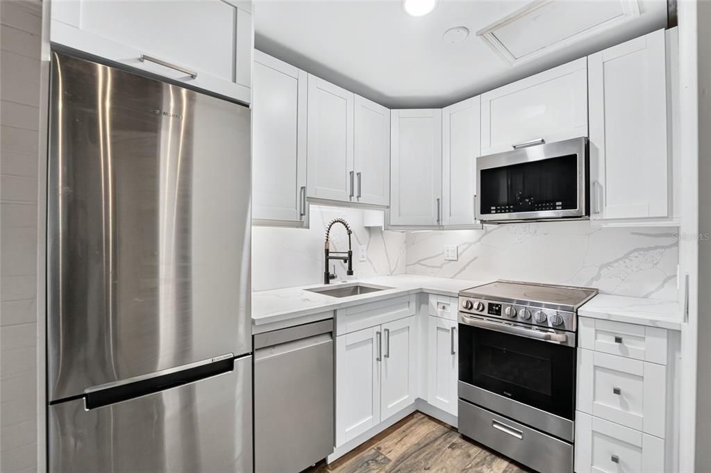 For Sale: $549,000 (5 beds, 3 baths, 2653 Square Feet)