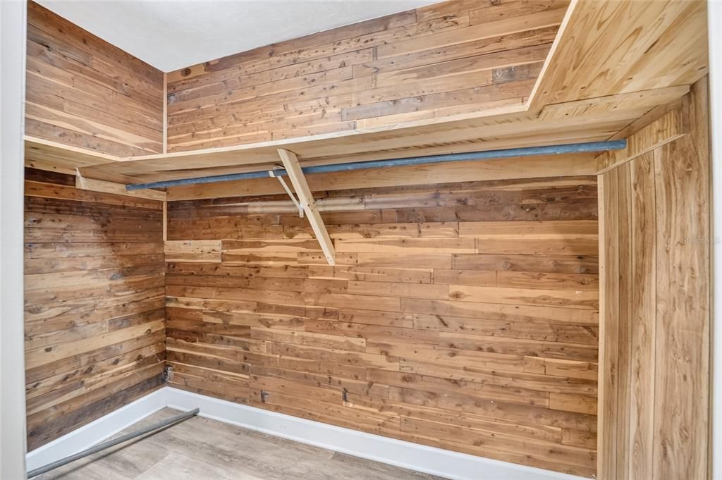 For Sale: $549,000 (5 beds, 3 baths, 2653 Square Feet)