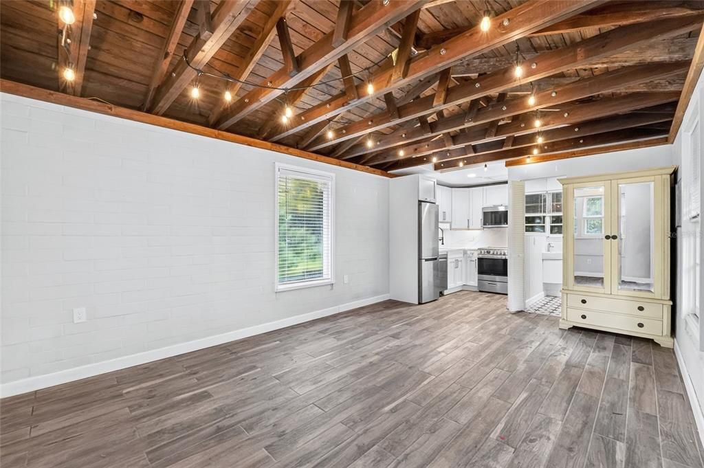 For Sale: $549,000 (5 beds, 3 baths, 2653 Square Feet)