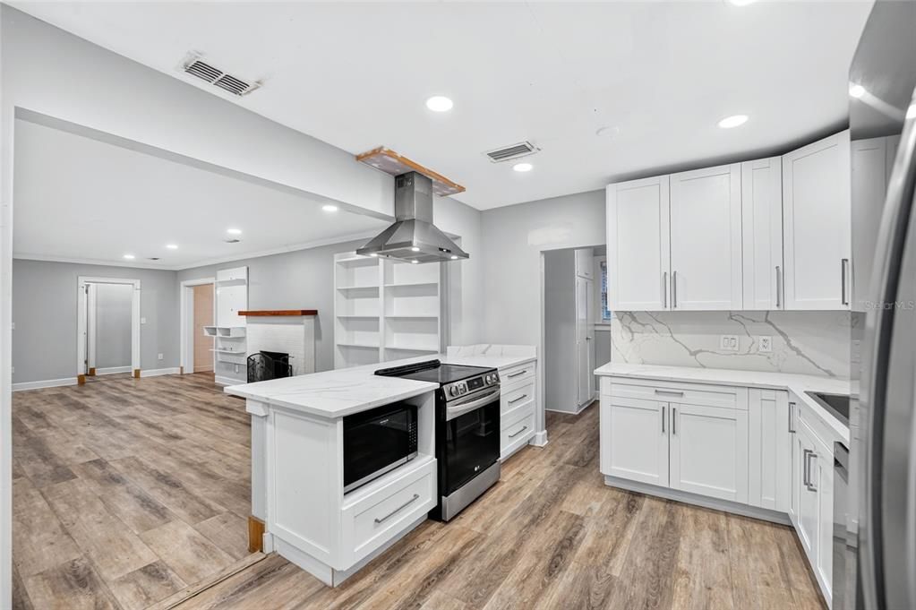 For Sale: $549,000 (5 beds, 3 baths, 2653 Square Feet)