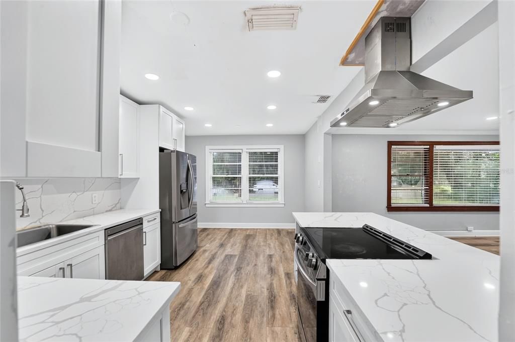For Sale: $549,000 (5 beds, 3 baths, 2653 Square Feet)