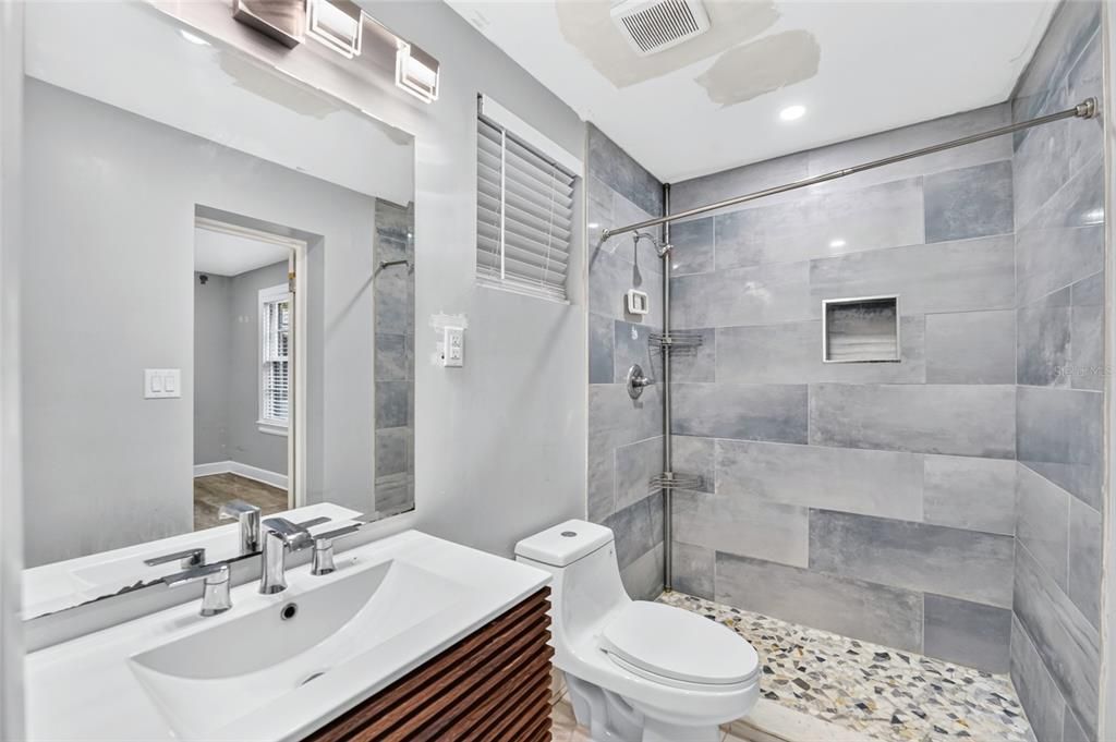 For Sale: $549,000 (5 beds, 3 baths, 2653 Square Feet)