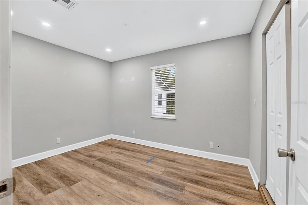 For Sale: $549,000 (5 beds, 3 baths, 2653 Square Feet)