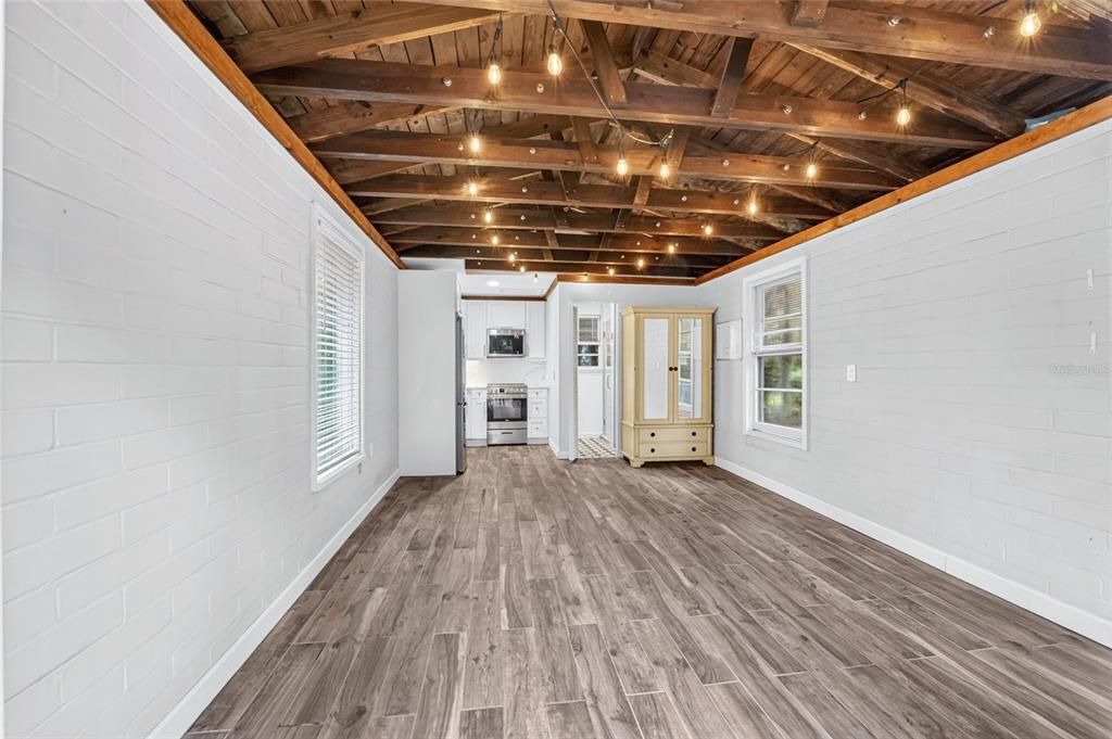 For Sale: $549,000 (5 beds, 3 baths, 2653 Square Feet)