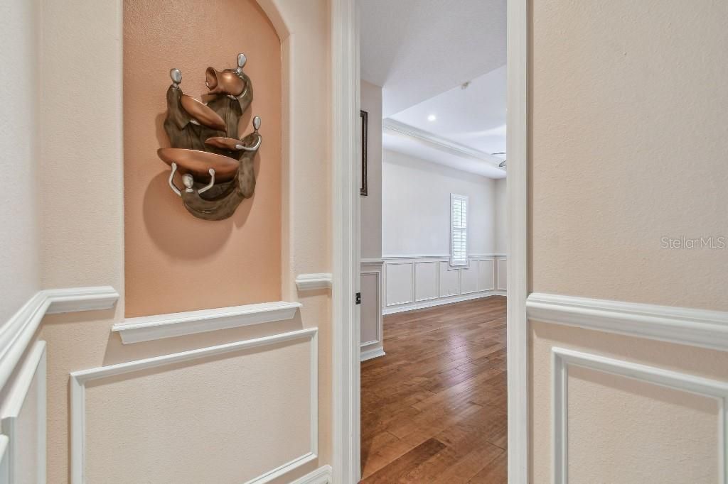 Activo con contrato: $895,000 (4 camas, 3 baños, 3621 Pies cuadrados)
