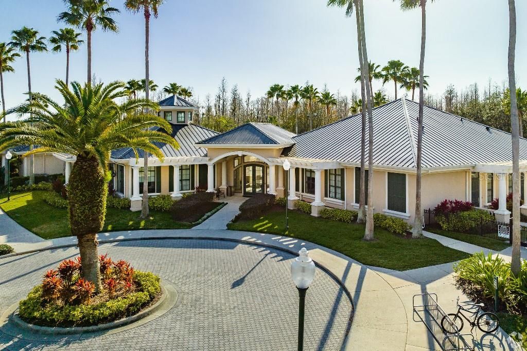 Activo con contrato: $895,000 (4 camas, 3 baños, 3621 Pies cuadrados)