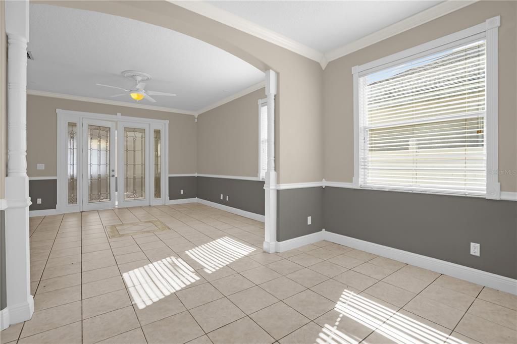 Под контрактом: $2,550 (4 спален, 2 ванн, 1992 Квадратных фут)