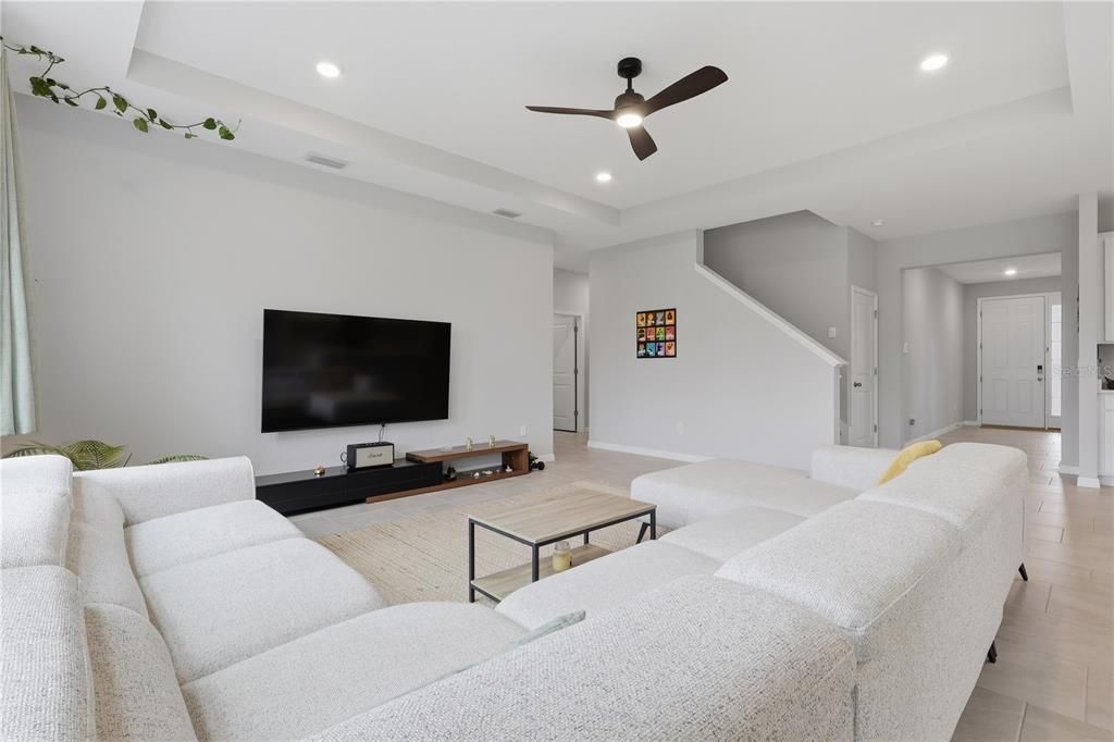 En Venta: $550,000 (4 camas, 3 baños, 3313 Pies cuadrados)